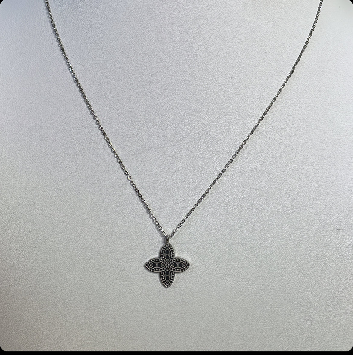 collier trèfle