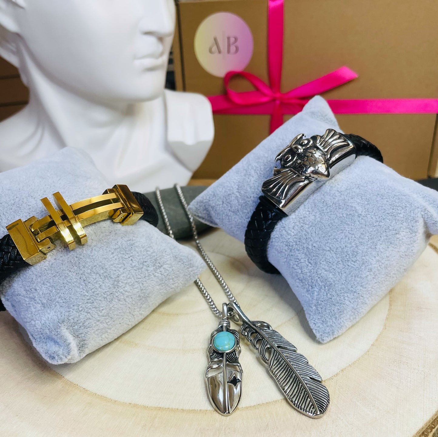 Pulseira Masculina em Couro e Aço Inoxidável