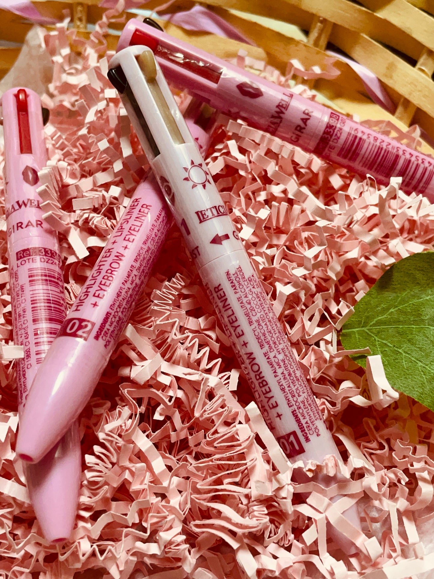 Stylo Maquillage 4 en 1 / Polyvalent & Pratique