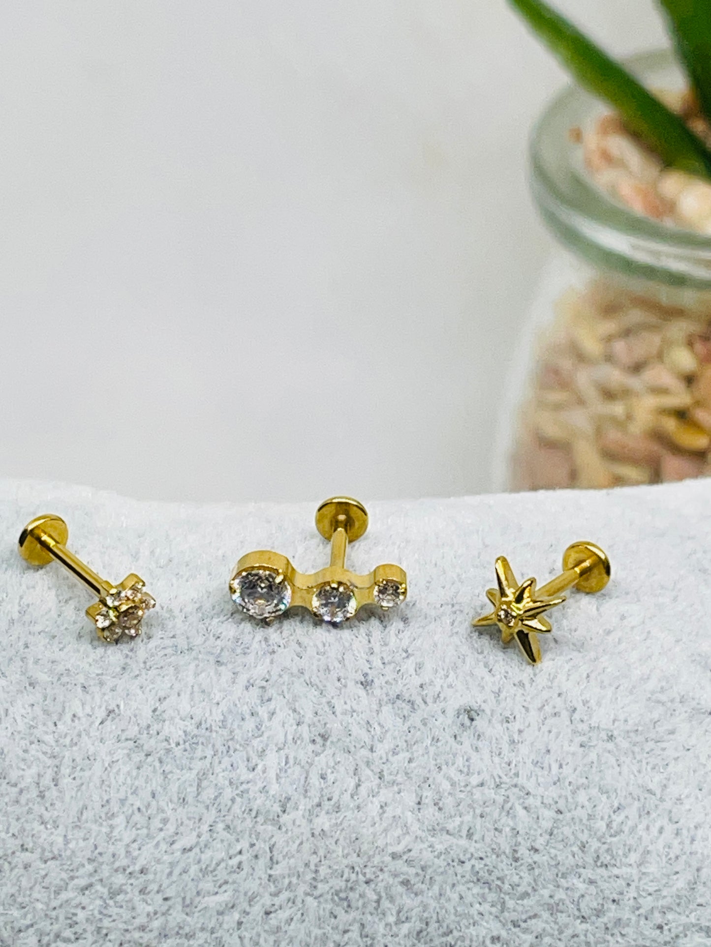 Piercing Fleur en titane