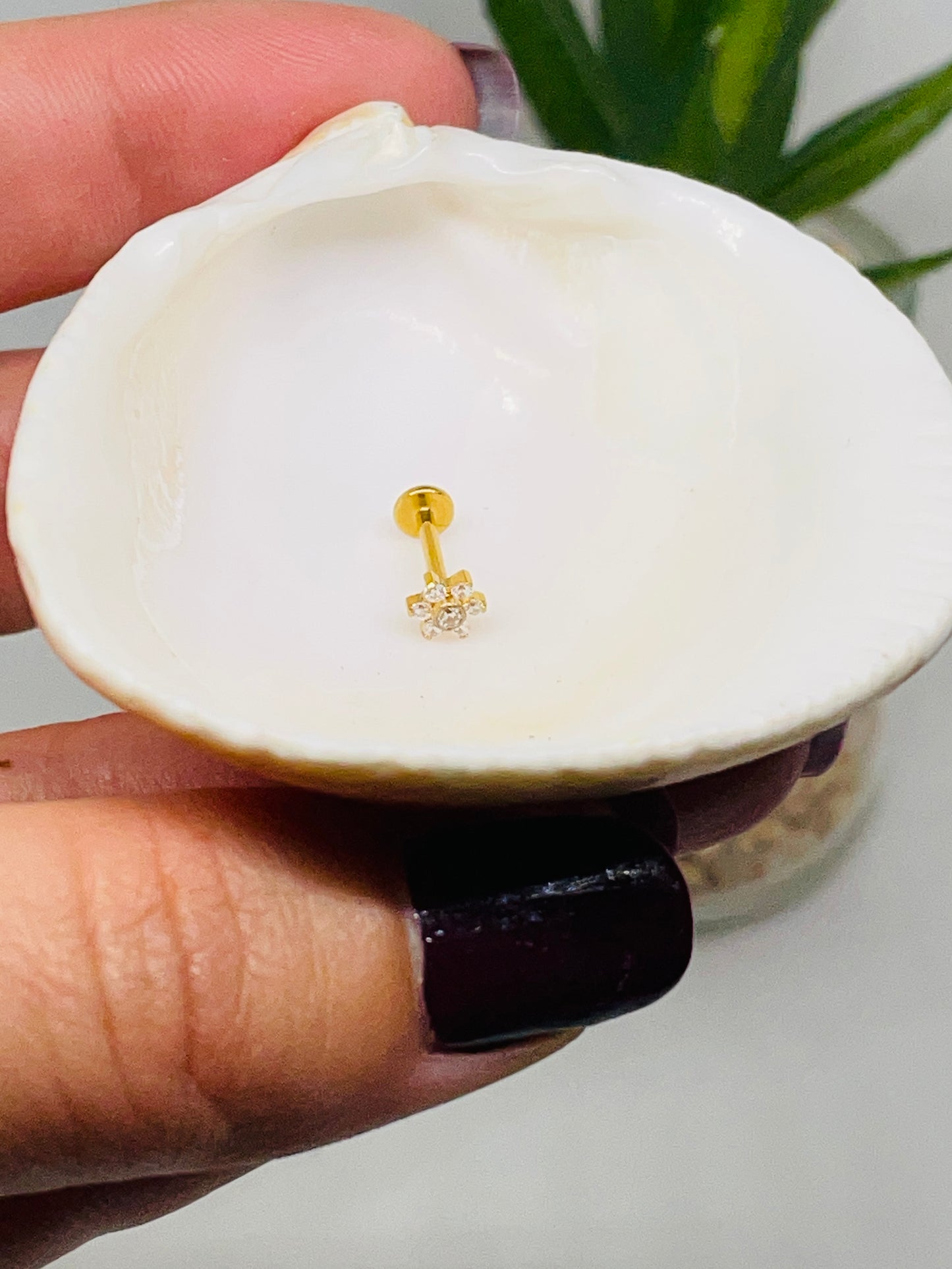 Piercing Fleur en titane