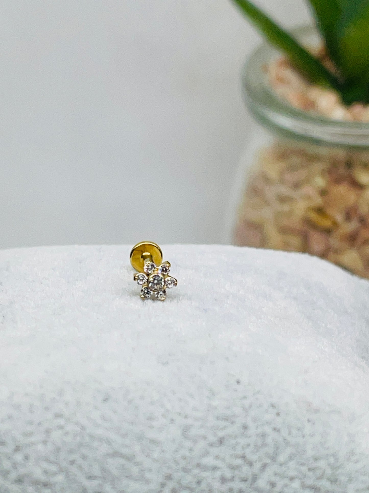 Piercing Fleur en titane
