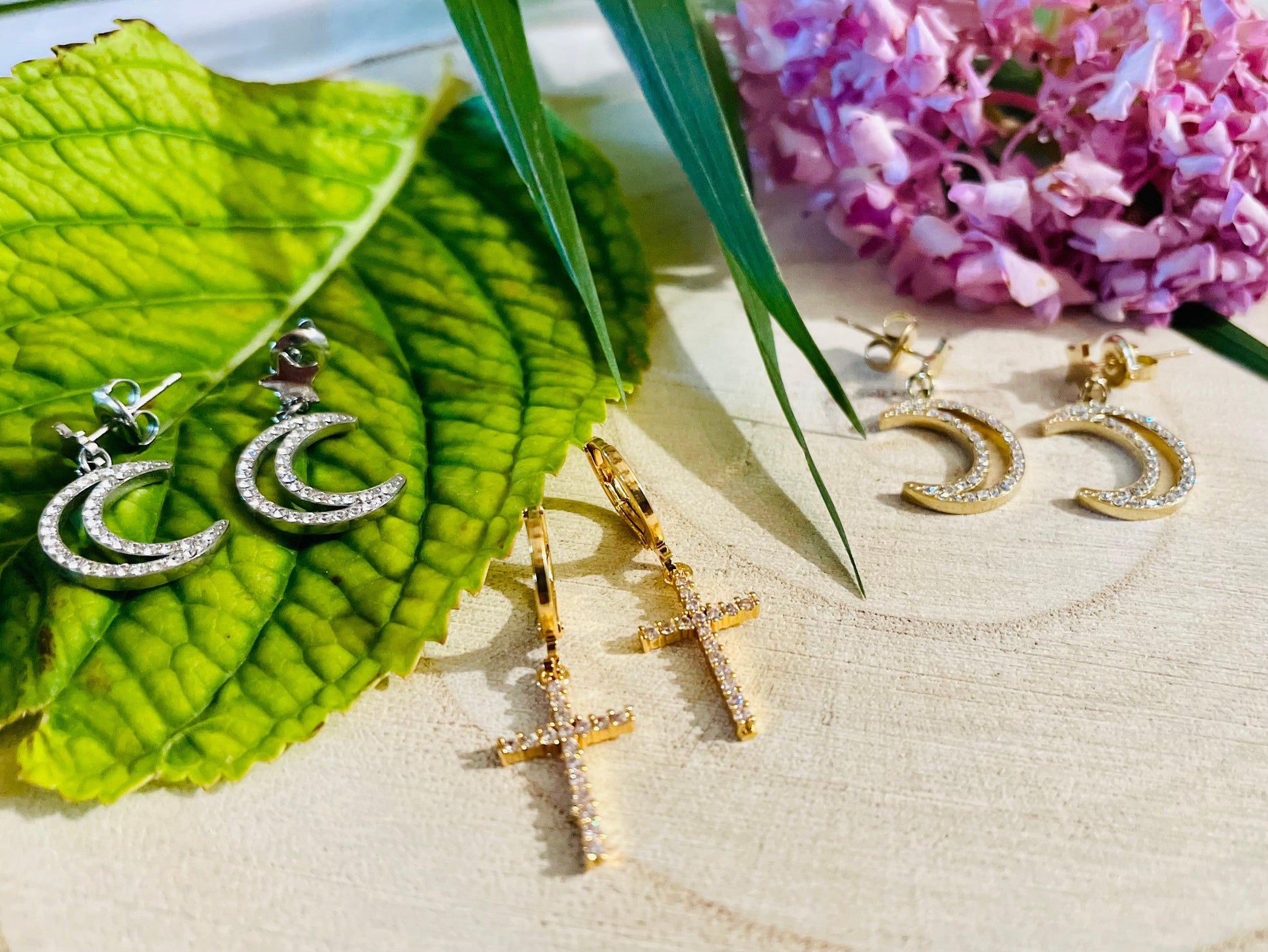 Boucles D'oreilles Croix En Acier Inoxydable Et Plaqué Or - Andreia Bijoux