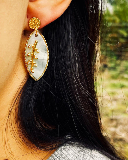 Boucles D'oreilles Feuilles en Nacre - Andreia Bijoux